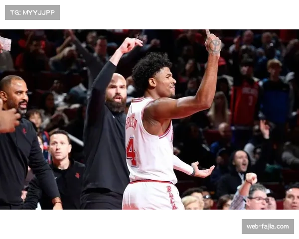 火箭魔术比赛，杰伦格林得分爆发力与班凯罗全面性对决